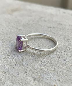 Bague tendance faite à la main en argent sterling 925, cadeau chrétien, avec améthyste naturelle pierre de naissance, sertissage minimaliste à griffes, bague de troisième main - Product Image 3