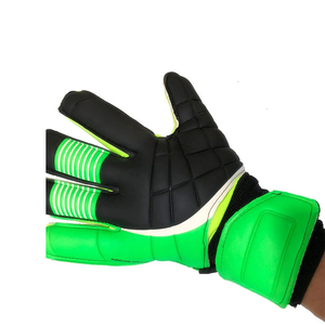 Gants de gardien de but professionnels respirants tendance en gros, en cuir PU antidérapant avec fermeture auto-agrippante, parfaits pour l'entraînement de football - Product Image 4