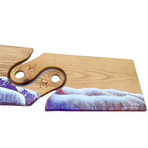 Planche à découper en bois TropiWood rectangulaire avec poignée en résine violette à motif ondulé - Product Image 2