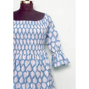 Vestido Mini de Verano con Estampado Floral, Cuello Redondo, Manga Corta, Tejido de Algodón Orgánico Cómodo, Detalle de Botones, Estilo Casual de Playa Hindú - Product Image 3