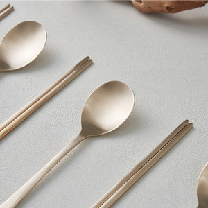 NOBBAN Anseong Ensemble de cuillères pour 4 personnes en bronze forgé à la main et gravé, style palais royal coréen traditionnel Bangjja Yugi - Product Image 4