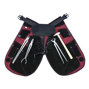 Kit d'outils de fermeur de chevaux avec tablier, pince à sabots à tête ronde, marteau à clous, pince à feu, embout de sertisseur de sabots et outil de déchaussement - Product Image 1