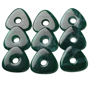 Creative Weiji 40mm Abalorio de acrílico de base plana con forma de triángulo hueco irregular, con acabado efecto teñido, temática budista, tipo botón, para joyería DIY y pendientes - Product Image 1