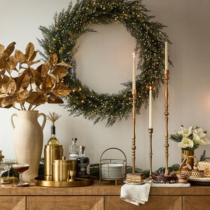 Plateau de service rond élégant doré avec finition brossée, rebord surélevé et poignées contemporaines élégantes pour la décoration des maisons modernes - Product Image 5