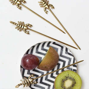 Palillos para Aperitivos Scorpion Gold, Juego de 4 Palillos para Cócteles, Accesorios de Bar, Palillos para Frutas - Product Image 4