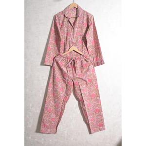 Ensemble de pyjama en coton imprimé floral élégant pour femmes, confortable, respirant, manches longues, vêtements de nuit décontractés de luxe, vêtements de maison - Product Image 1