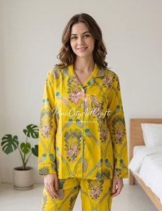 Conjunto de Pijama de Verano de Algodón Hecho a Mano para Mujer, Estampado Floral de Aves en Amarillo Vibrante, Transpirable, de Secado Rápido, Elegante y Lujoso - Product Image 6