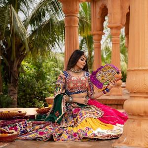 Lehenga Choli con Estampado Digital de Bloques de Color y Trabajo de Espejo, Dupatta de Encaje, Algodón Muselina, Atuendo Étnico para Fiesta de Boda para Mujer - Product Image 4