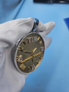 Colgante de Moissanita con Números Romanos 'Tiempo es Dinero', Chapado en Oro sobre Plata 925, Colgante de Reloj, Joyería Hip Hop, Dijes para Collar de Reloj - Product Image 2
