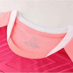 ชุดฟุตบอลชายสวมใส่สบาย แขนสั้น โพลีเอสเตอร์ 100% แห้งเร็ว ระบายอากาศได้ดี น้ำหนักเบา ราคาขายดี - Product Image 2