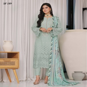 Belle robe Panjabi de pelouse trois pièces élégante pour les femmes indiennes et pakistanaises décontractées et de fête robe pakistanaise robes indiennes - Product Image 3