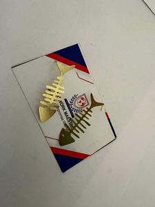 Pendientes de latón metálico tejidos a mano, chapados en oro, con diseño artesanal elegante y a la moda para mujer y niña. - Product Image 3