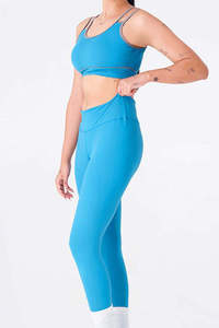 Conjunto Deportivo Personalizado de Color Sólido con Sujetador Deportivo de Una Sola Tira y Leggings de Cintura Alta Transpirables para Yoga y Fitness - Product Image 2