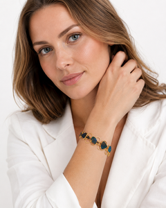 SOUMYA CREATIONS Bracelet jonc géométrique en laiton plaqué or avec breloque labradorite et pierre bleue pour femme, bijou tendance pour les occasions festives - Product Image 6