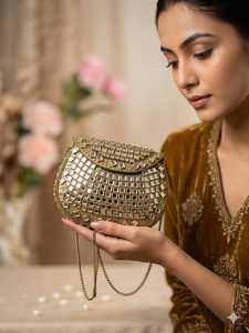 Bolso de Mano Metálico Artesanal Tradicional MS Handicraft, con Diseño Troquelado, Incrustaciones de Mosaico y Joyas, Esmaltado y Bañado en Oro, Regalo de Boda - Product Image 2