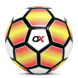 ลูกฟุตบอลขนาดมาตรฐานจาก Oxva Industries ดีไซน์ใหม่ คุณภาพสูง พร้อมคุณสมบัติการเก็บรักษาอากาศได้ดีเยี่ยม  รับสกรีนโลโก้ตามสั่ง - Product Image 1