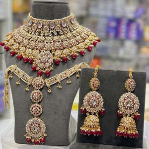 Ensemble de mariage plaqué or Kundan avec pierre et perles Meenakari 10581366GR Ensemble de bijoux fins exquis pour les mariées - Product Image 1