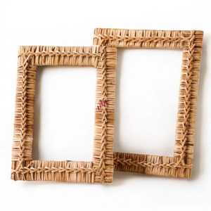 Marco de Fotos Popular de Ratán con Borde de Madera Negra, Regalos de Decoración para el Hogar, Marco de Fotos de Madera para Decoración de Escritorio/Pared - Product Image 1