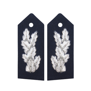 Patch de col de chemise en velours écologique, appliqué avec fil doré et blanc, fait main avec fermeture auto-agrippante - Product Image 2