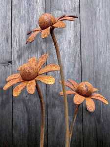 EUROHOME INTERNATIONAL Red Galvanized Steel Starburst Garden Stakes Outdoor Decor Simple Style Plastic Coated for Yard and Patio - Product Image 2