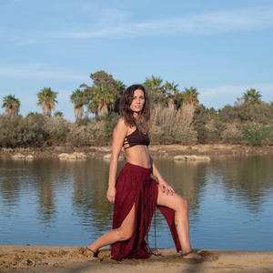 Falda Larga con Flecos para Festival, Estilo Bohemio Tribal, con Detalles de Flecos Fluidos, a Precio de Mayoreo - Product Image 3