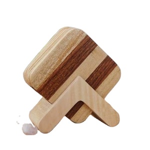 Sous-verre en bois au design classique unique pour la cuisine et la décoration de table, nouvel accessoire pour le café ou le thé - Product Image 1
