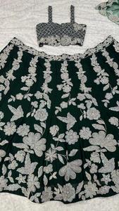 Magnifique Lehenga Choli indien élégant avec des sequins arc-en-ciel et des broderies Dori en soie Kasturi Georgette pour les mariages et les fêtes, pour femmes - Product Image 5