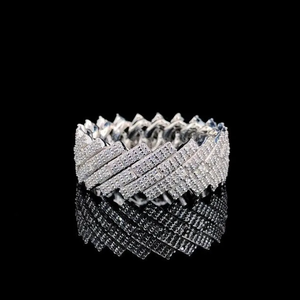 Anillo de Moissanita de Lujo con Diseño Cruzado, Plata de Ley 925, Chapado en Oro Blanco, Sin Níquel, Banda Ancha, Joyería de Moda Hip Hop para Mujer - Product Image 1