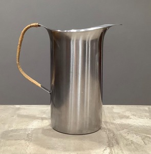 Pichet minimaliste en acier inoxydable avec poignée en bois, carafe moderne pour la maison, la cuisine, la salle à manger et l'usage quotidien, fabriqué à la main en Inde - Product Image 3