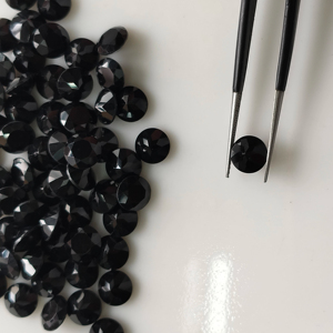 สปิเนลสีดำธรรมชาติ 7 มม. ทรงกลมเจียระไนแบบบริลเลียนท์ คุณภาพดีที่สุด พลอยหลวม รีดดิ้งเมาน์เทน เจมส์ รับรองคุณภาพสำหรับทำเครื่องประดับ - Product Image 1