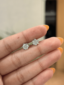 Boucles d'oreilles modernes en diamants hexagonaux créés en laboratoire, or jaune 14 carats, style architectural, clous de 1,414 ct, bijoux géométriques uniques en diamant - Product Image 5