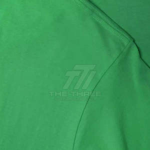 Camiseta de cuello en V para hombre de alta calidad, diseño OEM, camiseta de algodón con cuello en V para hombre, hecha en Pakistán. - Product Image 3