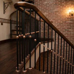 Rampe élégante en fer et laiton avec finition métallique décorative pour escaliers, balcons, jardins et espaces résidentiels modernes - Product Image 1