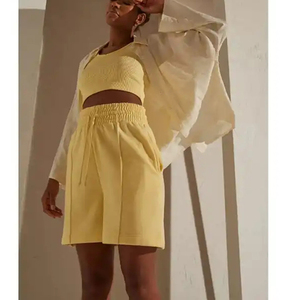 Shorts Bermuda tendance pour femmes, effet usé, avec cordon de serrage à la taille, coupe slim, en twill extensible, pour femmes, avec ODM OEM - Product Image 4