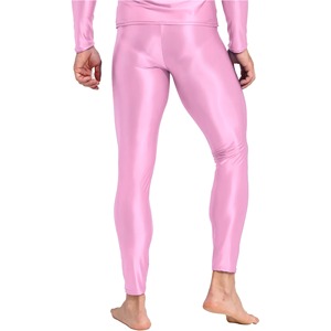 Pantalons de compression 3/4 personnalisés de qualité supérieure pour hommes – Leggings athlétiques capri Cool Dry pour la gym, la course et l'entraînement - Product Image 3