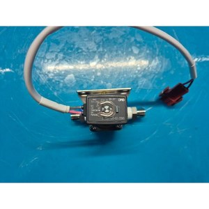 Vanne solénoïde pilotée SMC VXD2130-03N-5G1-B, utilisée comme pièce détachée pour équipement semi-conducteur Legacy - Product Image 3