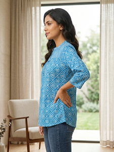 Women's Rayon Bandhej Printed Short <b>Kurti</b> Blue Mandarin Collar Three Quarter Sleeves Casual Ethnic Wear Daily Fashion <b>Kurti</b> - Product Image 1