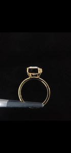 Bague solitaire en diamant taille émeraude scintillant de 3,00 carats, cultivé en laboratoire, en or jaune 14 carats, cadeau de fiançailles surprise pour votre bien-aimée - Product Image 5