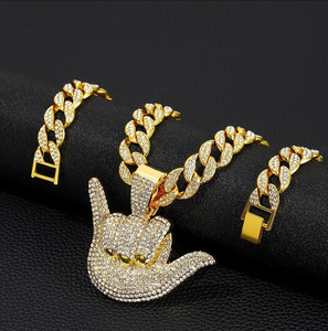 Collier pendentif main Shaka glacée en argent plaqué 925 pour homme, avec moissanite taille brillant et chaîne à maillons en acier inoxydable, style hip-hop de luxe - Product Image 4