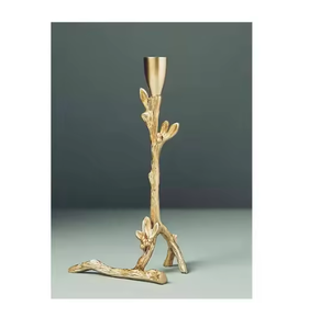 Portavelas de metal personalizados que funcionan como esculturas en miniatura, convierten una decoración sencilla en un punto de atención cautivador. - Product Image 4