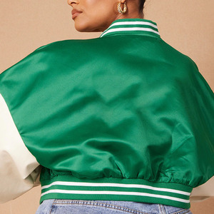 แจ็คเก็ตเบสบอลวาร์ซิตี้คุณภาพพรีเมียมสำหรับผู้หญิง หนังวัวแท้ ทรงครอปเข้ารูป ปักโลโก้ตามสั่ง พิมพ์ลาย ผ้าคอตตอนผสม - Product Image 2