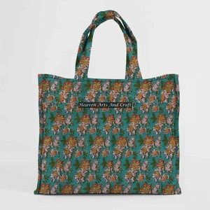 Sac fourre-tout matelassé carré en coton fait à la main pour femmes Logo personnalisé écologique Sac floral d'été d'hiver - Product Image 1