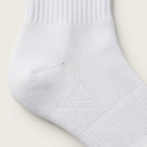 Chaussettes de cricket athlétiques légères et respirantes en tissu sportif, confortables pour l'entraînement et les matchs. - Product Image 6