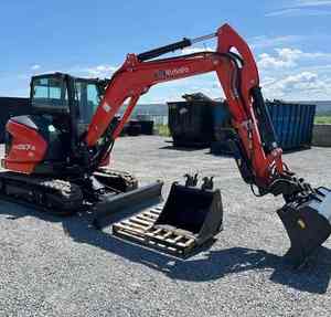 Miniexcavadora Kubota KX057-5, Excavadora Compacta Diésel con Cabina y Sistema Hidráulico Auxiliar de Alto Flujo - Product Image 1