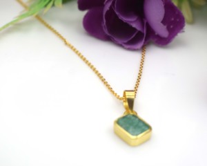 Collier Pendentif Géométrique de Luxe en Émeraude Naturelle pour Mariage Chrétien, en Argent Sterling 925 Plaqué Or 18K, Sertissage Clos, Minimaliste - Product Image 2
