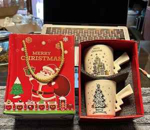 Taza de Porcelana Navideña con Tapa y Cuchara, Diseño Bonito, Capacidad de 350 ml, Aislada, Resistente al Calor, Apta para Microondas y Lavavajillas, Asa en Zig Zag - Product Image 2