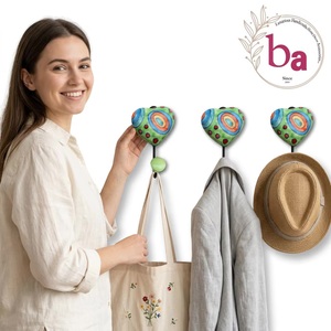 Gancho de pared de cerámica hecho a mano con forma de corazón, verde con diseño colorido, gancho individual para decoración del hogar. - Product Image 3