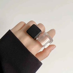 Bagues en résine faites à la main pour femmes – Bijoux tendance pour fêtes, plage et tenues décontractées – Commande en gros - Product Image 5