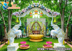 Canapé bateau Radha Krishna Mayur, meuble traditionnel sculpté à la main en fibre, style royal Braj, pour mariages, New York - Product Image 4