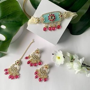 Vintage Flower Design Alloy Jewelry Set Gold Plated Crystal Rhinestone Necklace <b>Earrings</b> Women's Wedding Party Gift - Product Image 1